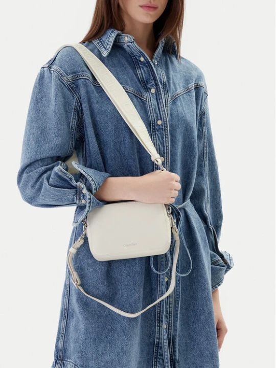 Zdjęcie produktu Calvin Klein Torebka Webbing Double Strap Camera Bag LV04F3165G Biały