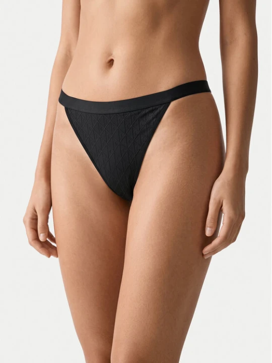Zdjęcie produktu Calvin Klein Underwear Stringi LV00QF9095 Czarny
