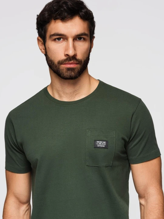 Zdjęcie produktu Casualowy męski t-shirt z naszywką na kieszeni – ciemnooliwkowy V4 - Rozmiar: XXL Ombre Clothing