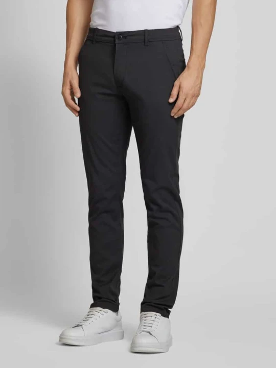 Zdjęcie produktu Chinosy o kroju slim fit z kieszeniami z tyłu lindbergh Czarny