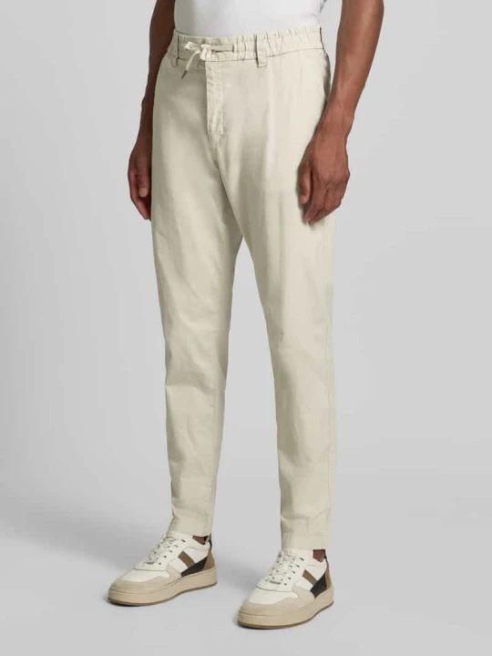 Zdjęcie produktu Chinosy o kroju tapered z mieszanki bawełny model 'CHINO-TAPERED-DS-10' Boss Beżowy