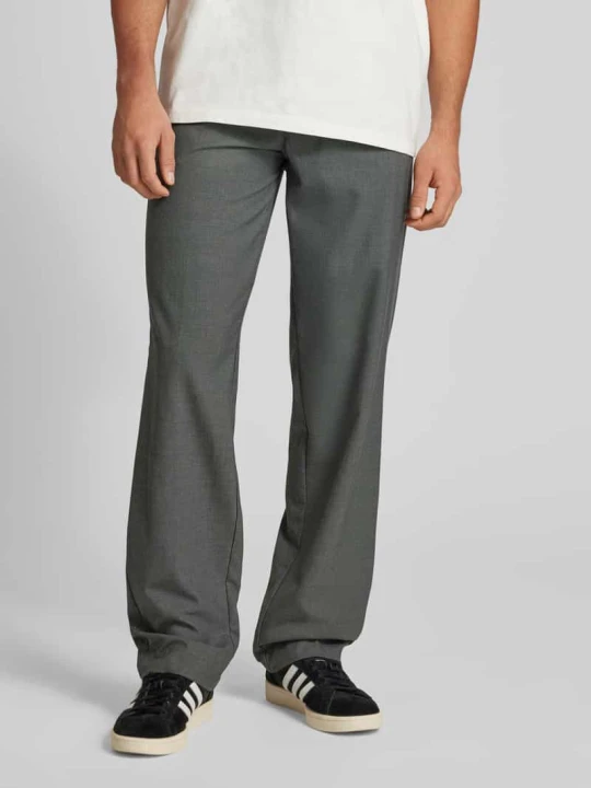 Zdjęcie produktu Chinosy o luźnym kroju z zakładkami w pasie model ‘KARL BANKS’ Jack&Jones Ciemnoszary