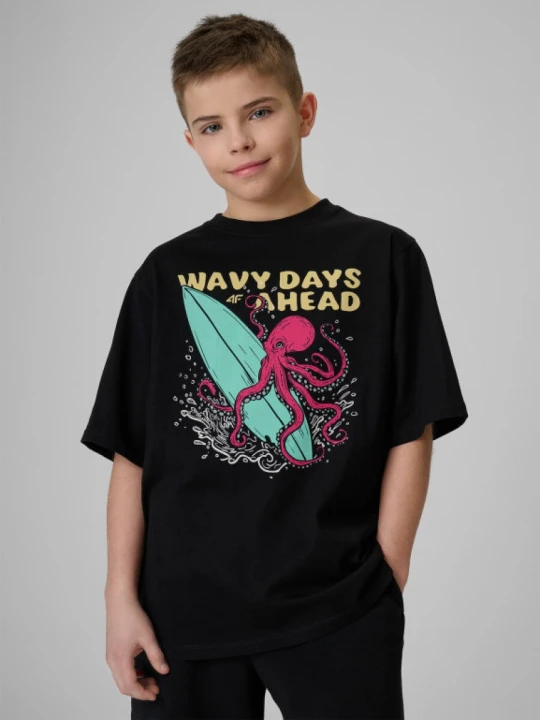Zdjęcie produktu Chłopięcy t-shirt z nadrukiem 4F 4FJRSS26TTSHM3904 - czarny