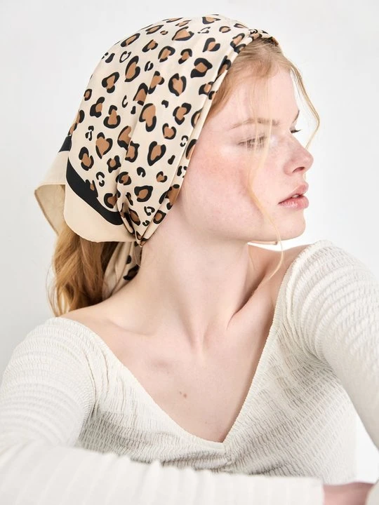 Zdjęcie produktu Chusta Even&Odd By Zalando brązowy