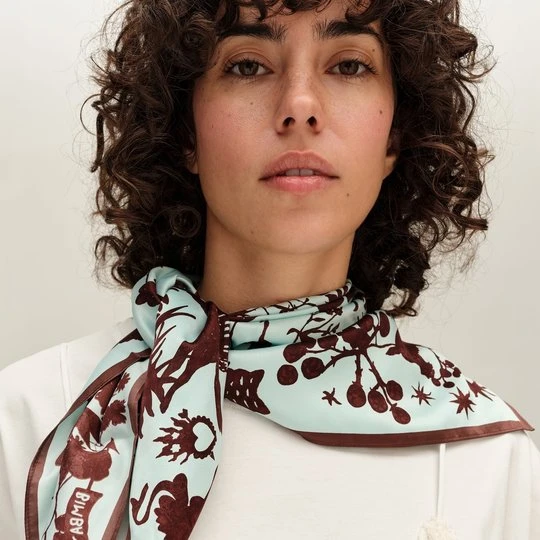 Zdjęcie produktu Chusta fantazyjne elementy BIMBA Y LOLA LIGHT BLUE