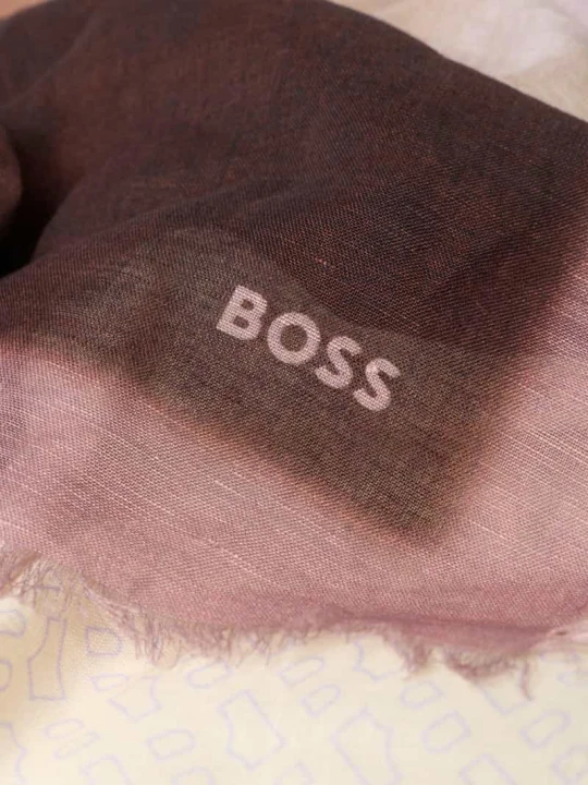 Zdjęcie produktu Chusta z mieszanki lnu i bawełny model 'JINNAH' Boss Ciemnobrązowy