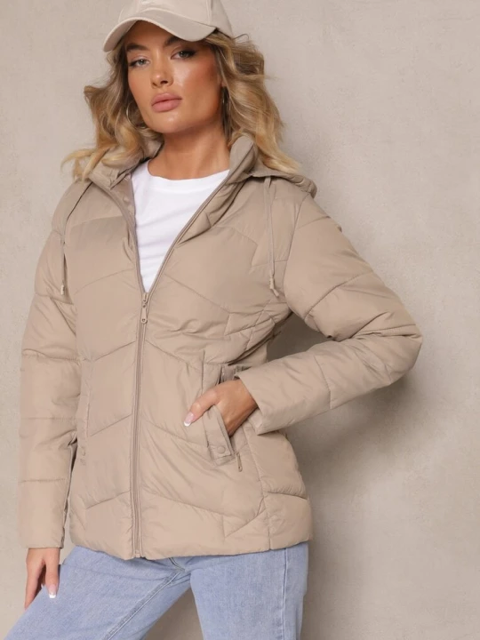 Zdjęcie produktu Ciemnobeżowa Kurtka Pikowana z Kapturem z Możliwością Odpięcia Felathra J.style Beżowy