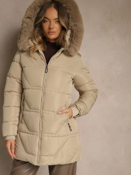 Zdjęcie produktu Ciemnobeżowa Kurtka z Pikowanymi Przeszyciami i Kapturem z Futrem Anindrie J.style Beżowy