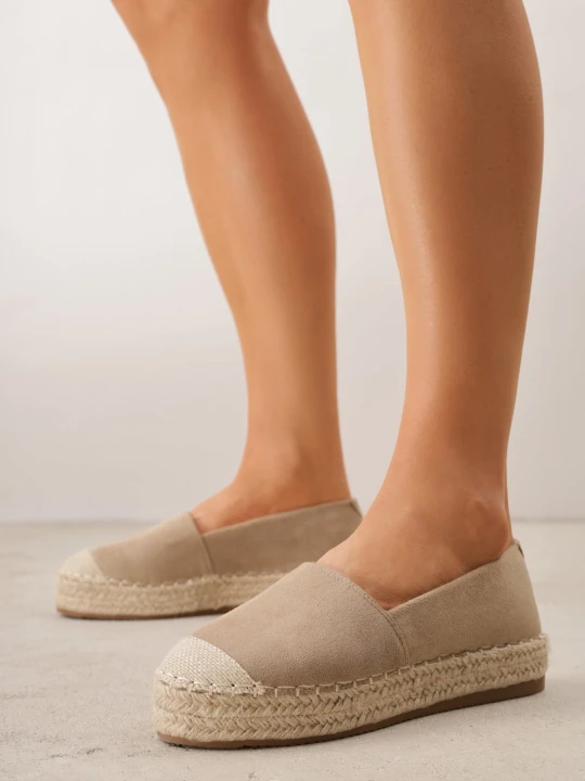 Zdjęcie produktu Ciemnobeżowe Espadryle VICES w Klasycznym Stylu na Platformie z Plecionką Cherimare Beżowy