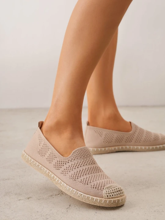Zdjęcie produktu Ciemnobeżowe Espadryle z Plecionką i Ażurowym Zdobieniem Lanivesa Beżowy