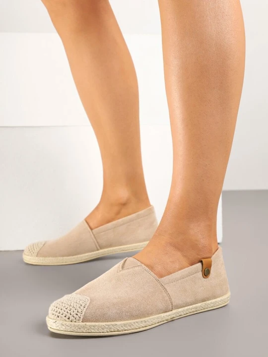 Zdjęcie produktu Ciemnobeżowe Espadryle ze Zdobieniami z Plecionki i Elastyczną Wstawka Nelithae Ballada Beżowy