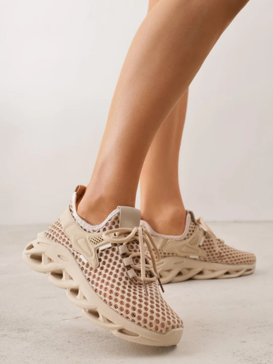 Zdjęcie produktu Ciemnobeżowe Siateczkowe Buty Sportowe Sneakersy na Grubej Tłoczonej Podeszwie Telarienna Joalice Paris Beżowy