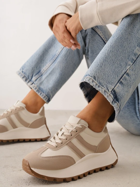 Zdjęcie produktu Ciemnobeżowe Sneakersy na Grubej Podeszwie z Ozdobnymi Paskami Diki Givana Beżowy