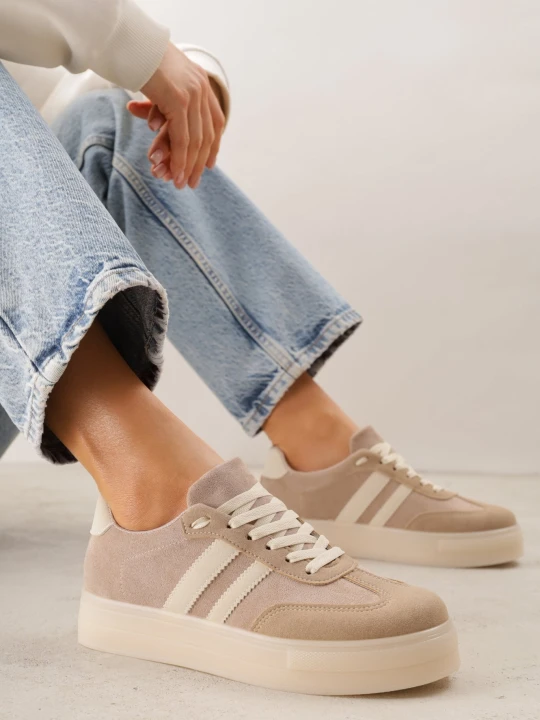 Zdjęcie produktu Ciemnobeżowe Sneakersy na Platformie w Stylu Tenisówek Ozdobione Paskami Ladia Ideal Beżowy