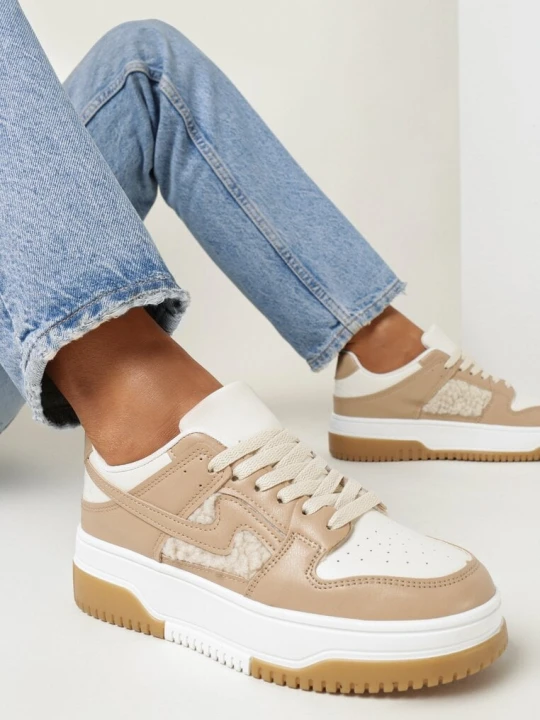 Zdjęcie produktu Ciemnobeżowe Sneakersy Ozdobione Futerkiem Verinne Beżowy