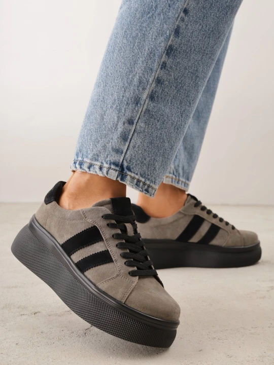 Zdjęcie produktu Ciemnobeżowe Sneakersy z Zamszu Naturalnego na Grubej Podeszwie Tesolva Goodin Beżowy