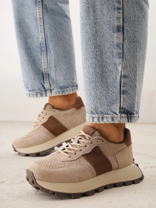 Zdjęcie produktu Ciemnobeżowe Sneakersy z Zamszu Naturalnego z Perforacją na Grubej Podeszwie Cezarisse Goodin Beżowy