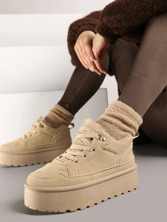 Zdjęcie produktu Ciemnobeżowe Sneakersy Stylizowane na Śniegowce Ozdobione Futerkiem Maviena Beżowy