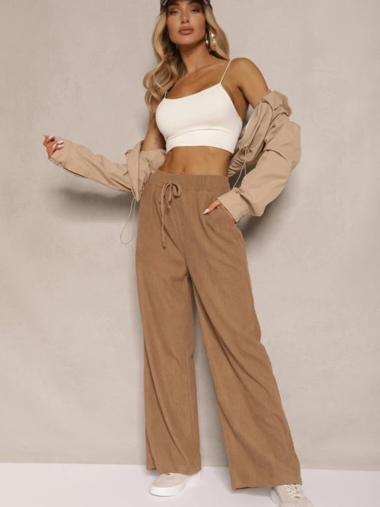 Zdjęcie produktu Ciemnobeżowe Spodnie o Szerokim Kroju High Waist z Wiązaniem w Pasie Ettianne Defox Beżowy