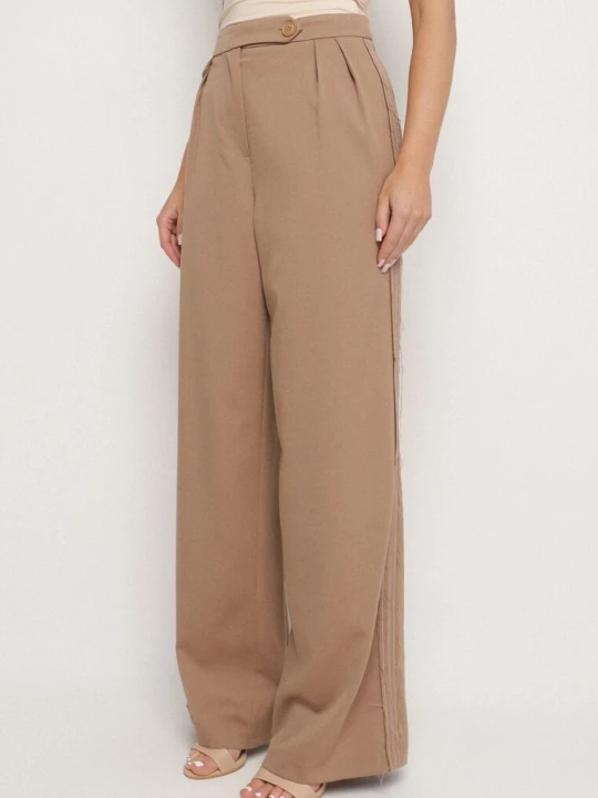 Zdjęcie produktu Ciemnobeżowe Szerokie Spodnie High Waist Ozdobione Kieszeniami Zinnoria Lefon Beżowy