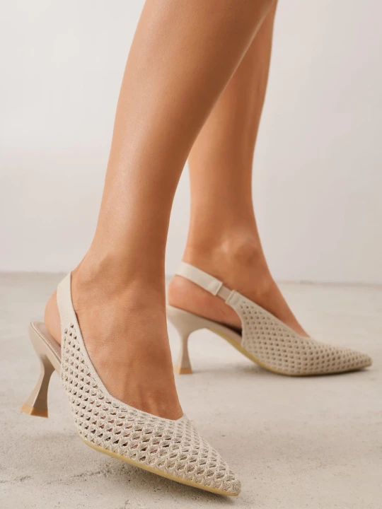 Zdjęcie produktu Ciemnobeżowe Szpilki Slingback z Ażurowymi Zdobieniami na Cholewce Tespeila Givana Beżowy
