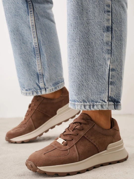 Zdjęcie produktu Ciemnobrązowe Sneakersy z Zamszu Naturalnego na Platformie z Bieżnikiem Eplia Goodin Brązowy