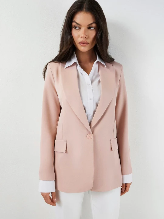 Zdjęcie produktu Ciemnoróżowa Marynarka Ozdobiona Imitacją Kieszeni Sovzedi New Collection Różowy