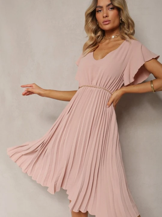 Zdjęcie produktu Ciemnoróżowa Rozkloszowana Sukienka z Plisami i Dekoltem w V Rissari New Collection Różowy