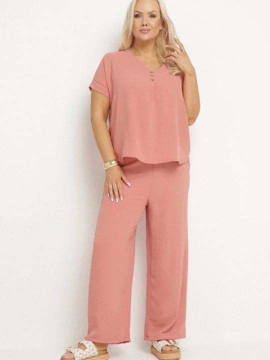 Zdjęcie produktu Ciemnoróżowy Komplet o Fasonie Oversize Bluzka i Szerokie Spodnie Amisora J&x