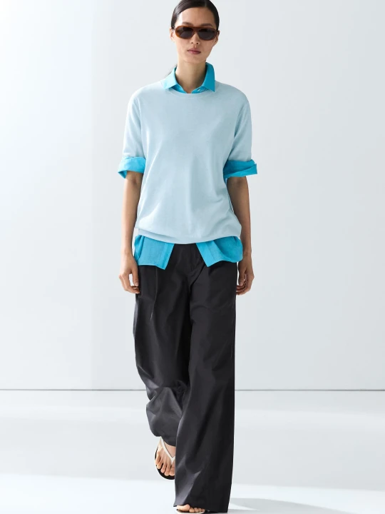 Zdjęcie produktu Cienki Sweter Z Dzianiny Z Krótkim Rękawem - Jasnoniebieski - Massimo Dutti - Female