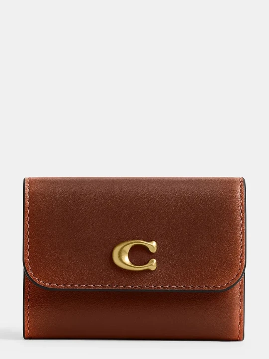Zdjęcie produktu Coach etui na paszport damskie skórzane Essential Card Holder Wallet brązowy