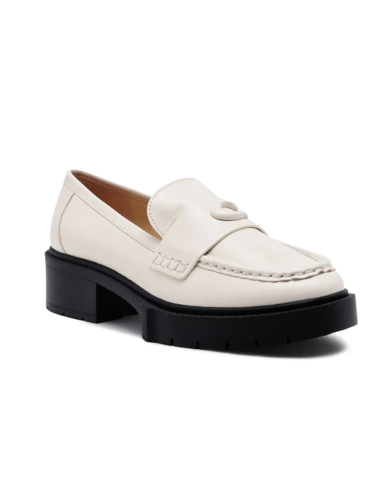 Zdjęcie produktu Coach Skórzane loafersy Leah beżowy