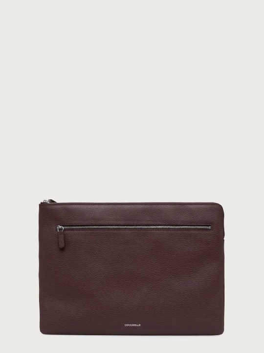 Zdjęcie produktu Coccinelle pokrowiec na laptopa skórzany bordowy