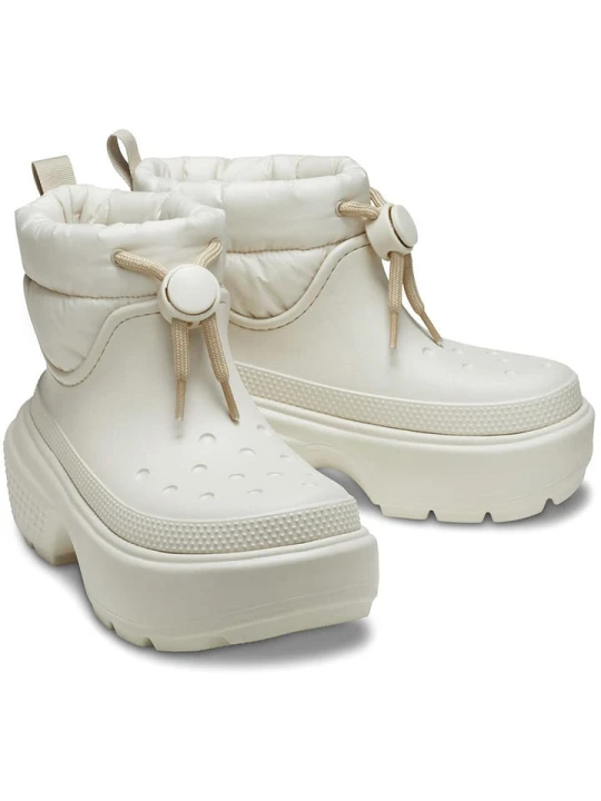Zdjęcie produktu Crocs Botki zimowe "Stomp Puff" w kolorze kremowym rozmiar: 38 / 39