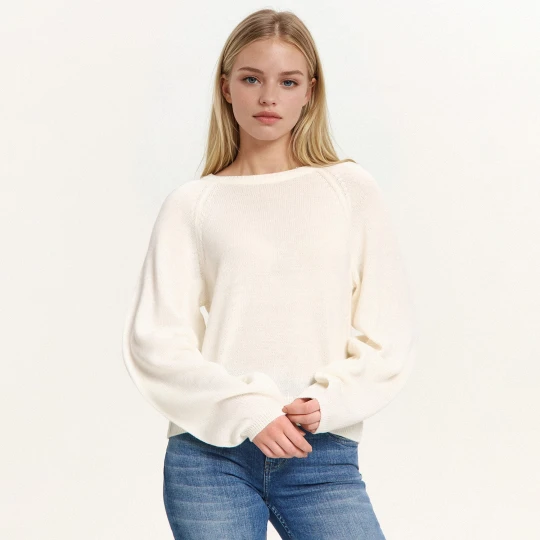Zdjęcie produktu Cropp - Biały luźny sweter - biały