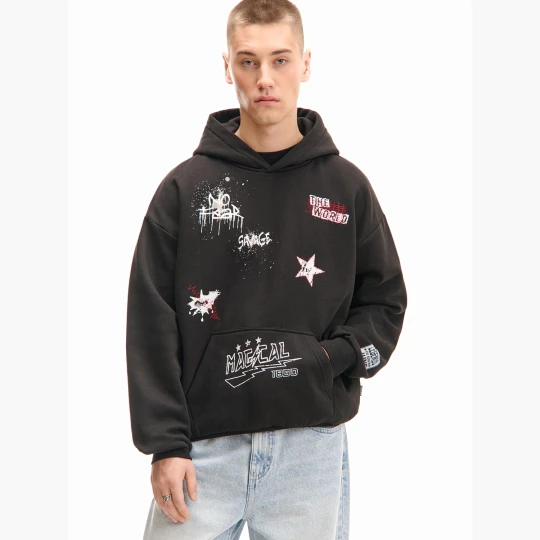 Zdjęcie produktu Cropp - Bluza z autorskimi naszywkami all over - czarny