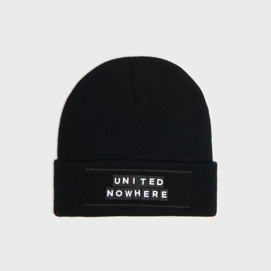 Zdjęcie produktu Cropp - Czarna czapka beanie z literami - czarny
