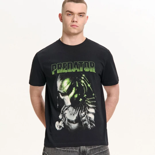 Zdjęcie produktu Cropp - Czarna koszulka Predator - czarny