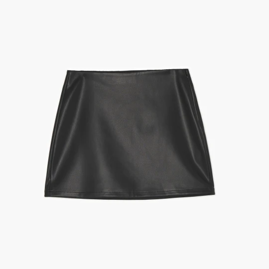 Zdjęcie produktu Cropp - Czarna spódnica mini z imitacji skóry - czarny