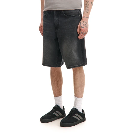 Zdjęcie produktu Cropp - Czarne jeansowe szorty baggy - czarny