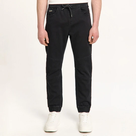 Zdjęcie produktu Cropp - Czarne jeansy jogger z efektem sprania - czarny