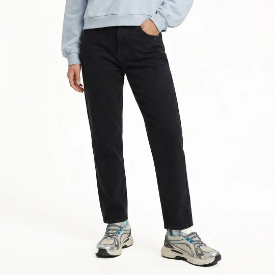 Zdjęcie produktu Cropp - Czarne jeansy mom z efektem sprania - czarny