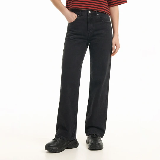 Zdjęcie produktu Cropp - Czarne jeansy straight z efektem sprania - czarny