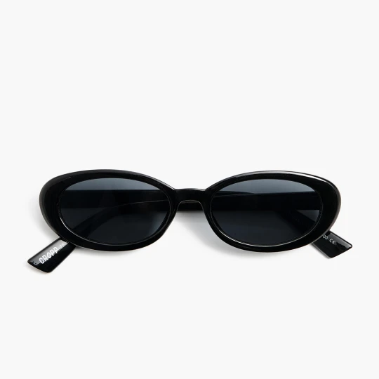 Zdjęcie produktu Cropp - Czarne okulary przeciwsłoneczne w stylu Y2K - czarny
