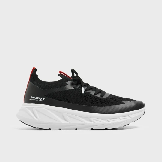 Zdjęcie produktu Cropp - Czarne sneakersy z kontrastową podeszwą - czarny