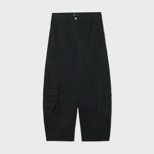Zdjęcie produktu Cropp - Czarne spodnie baggy z kieszeniami cargo - czarny