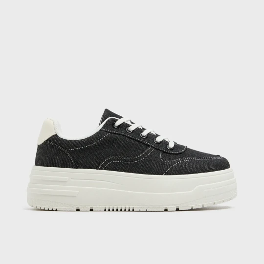 Zdjęcie produktu Cropp - Czarno-białe sneakersy - czarny