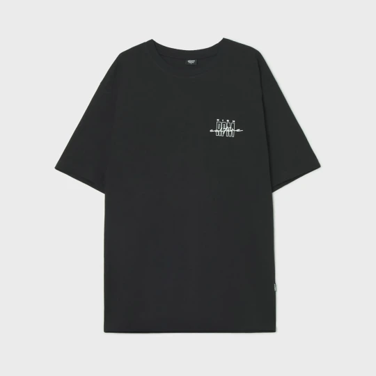 Zdjęcie produktu Cropp - Czarny t-shirt z motywem motoryzacyjnym - czarny