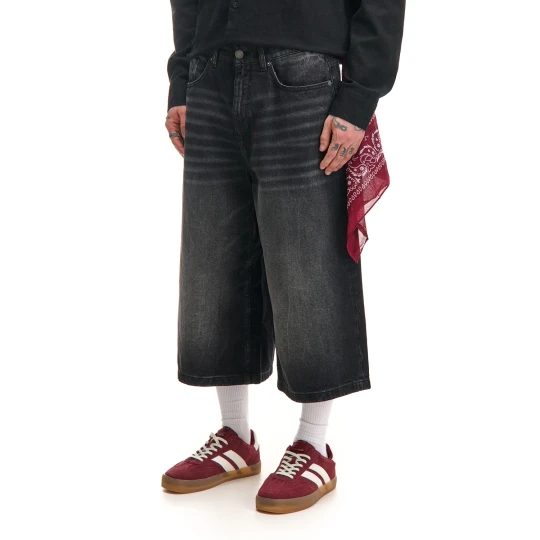 Zdjęcie produktu Cropp - Dłuższe jeansowe szorty skater - czarny