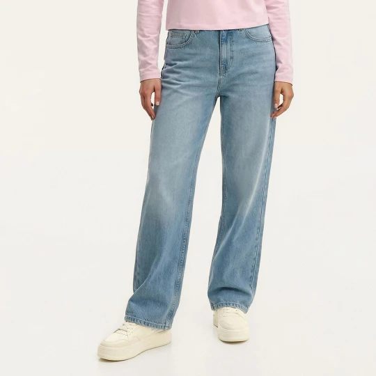 Zdjęcie produktu Cropp - Jasnoniebieskie jeansy straight z efektem sprania TALL - niebieski